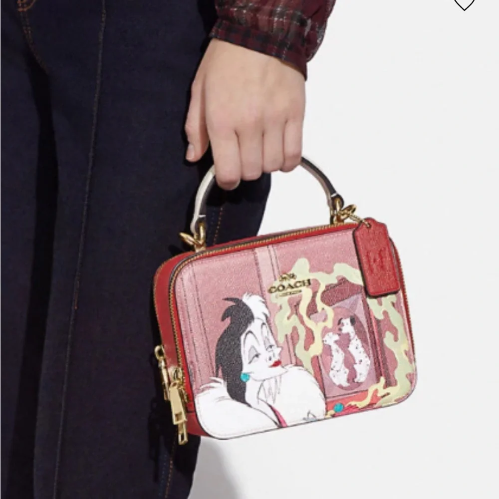 COACH Disney X Coach Box Crossbody With Cruella Motif COLOR
Gold/Red Apple Multi - Picture 3 of 10